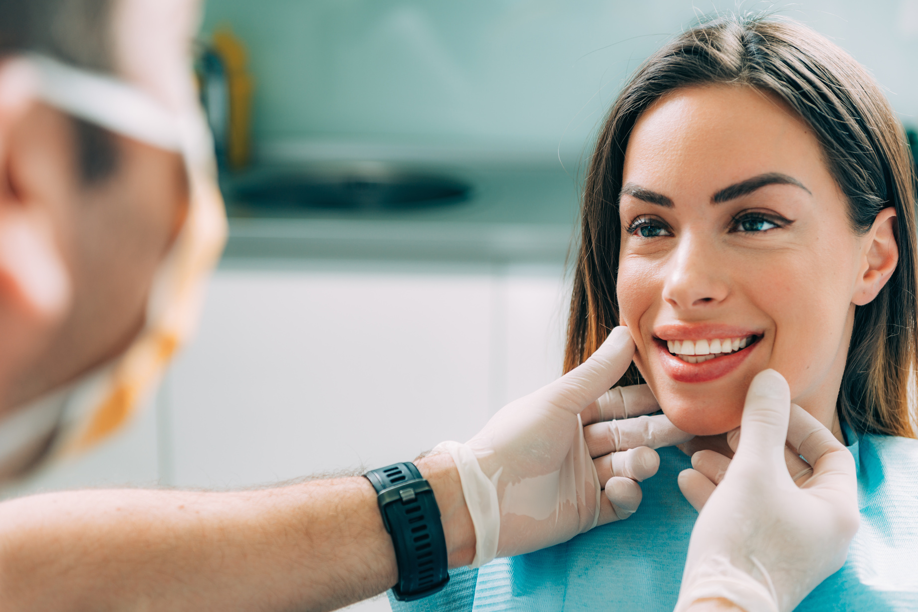 Dental Bonding: Quick, Easy Smile Enhancement Solution