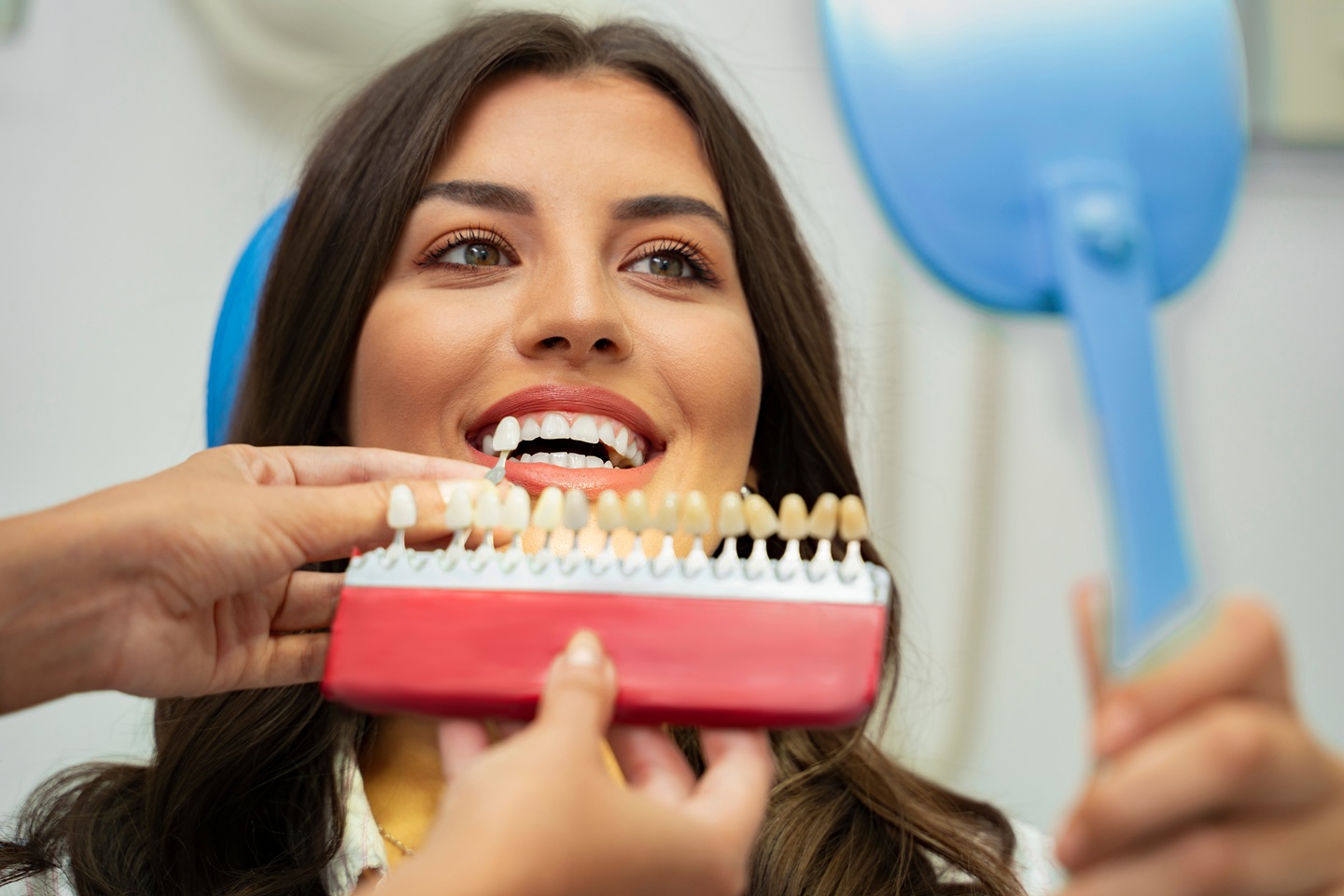 Porcelain vs Composite Veneers: Which Is Best? Porcelain vs Composite Veneers: Which Is Best?