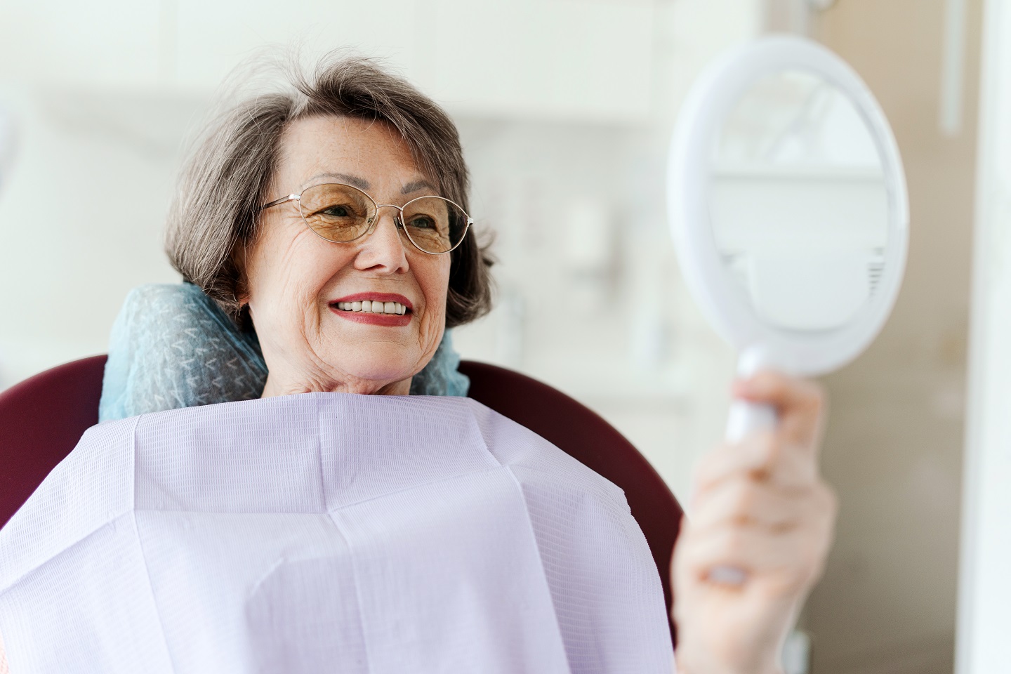 Choosing the Best Tooth Replacement Option Choosing the Best Tooth Replacement Option